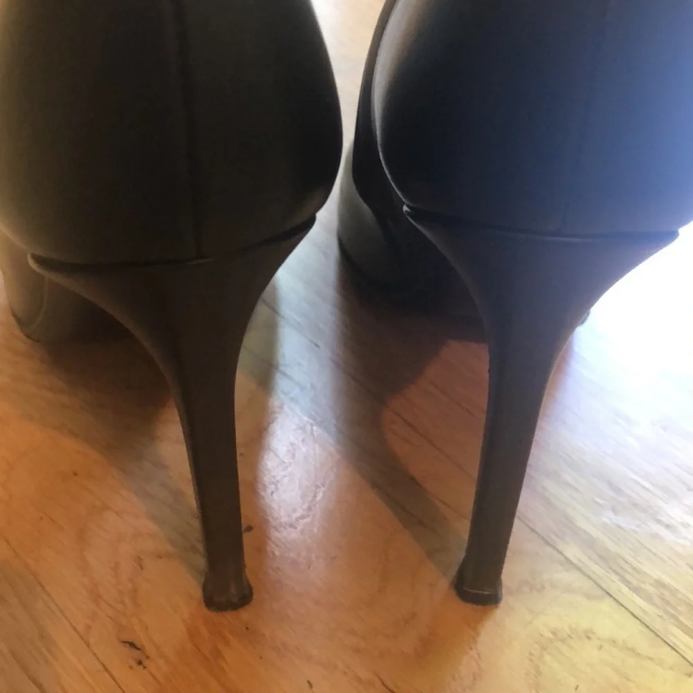 Gucci Black, Gold Buckle & Zipper Booties, Size 38 w/ Heel, Excellent Condition - Picture 4 of 11